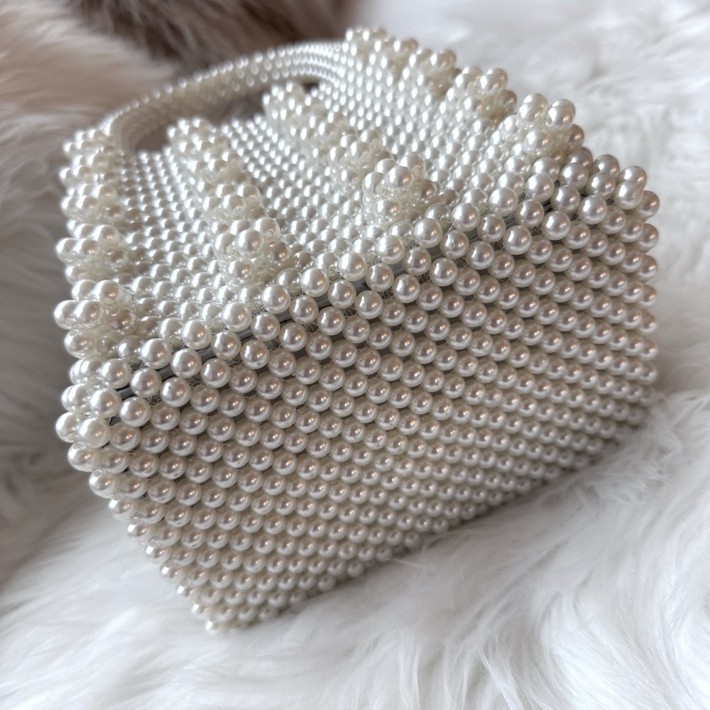 Elegant Pearl Bucket Beaded Handbag - Picture 9 of 11